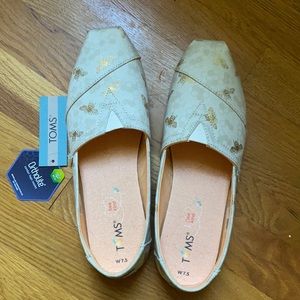 NWT Tom’s Honeybee Alpargatas